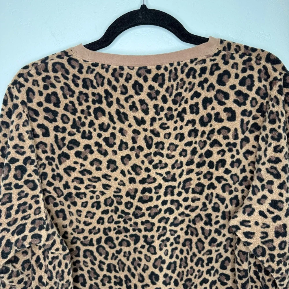 Nike Leopard Print Fleece Crewneck Sweatshirt Brown Black‎ Gold Logo Small Cozy